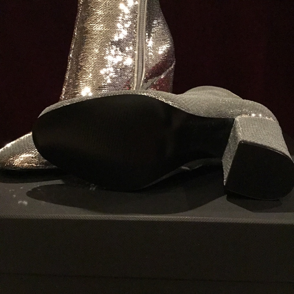 Kendall & Kylie Silver Sequin Booties - Picture 4 of 5